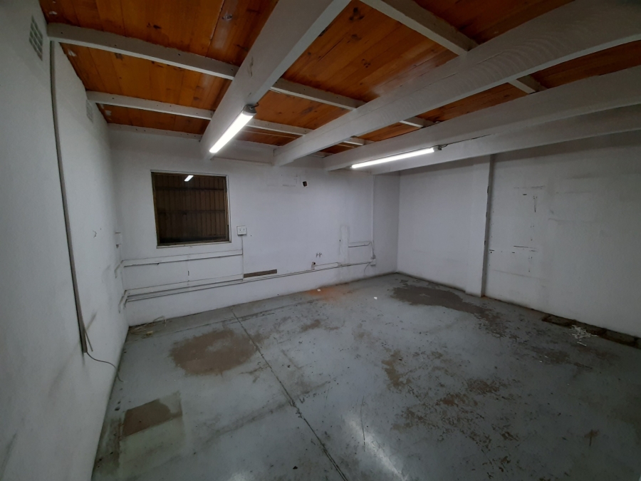 To Let Commercial Property for Rent in Wilsonia Eastern Cape